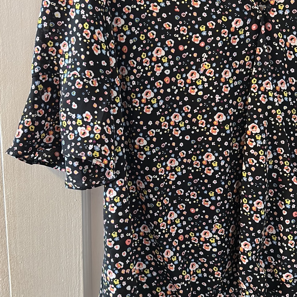 DONATING SOON - MAKE OFFERS! 
Sanctuary Blouse - Picture 3 of 4